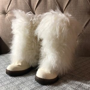 Authentic BearPaw Boetis boots.